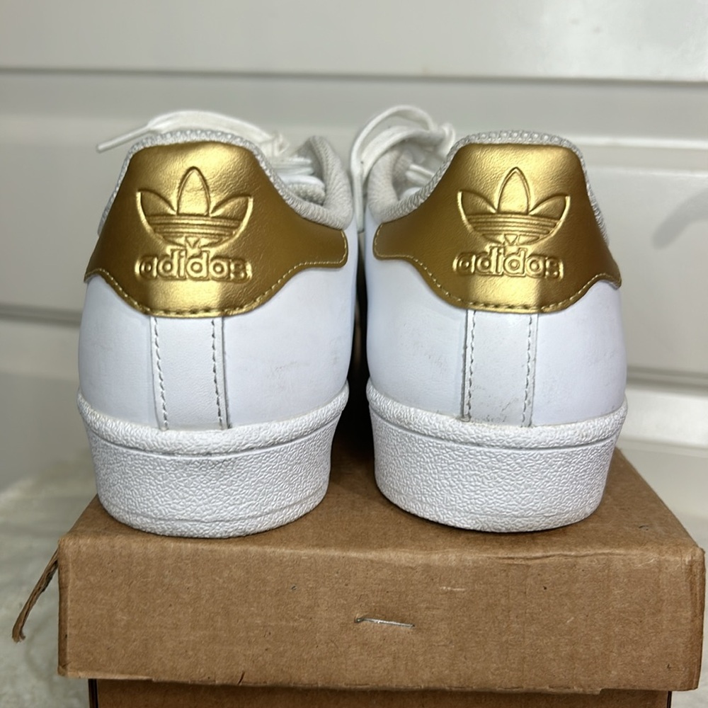 adidas Women’s Superstar Sneaker Gold Metallic - Picture 8 of 14